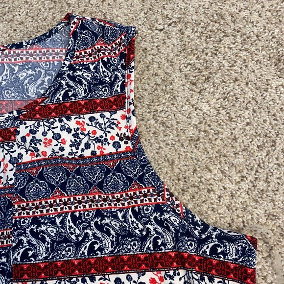 Patterned tank - Picture 4 of 7